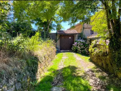 Casa en Carretera de Latores