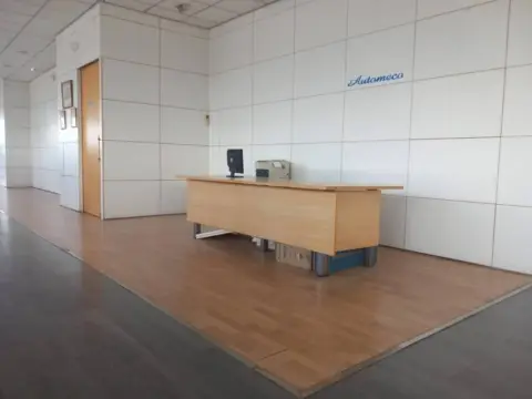 Local comercial en Zarandona