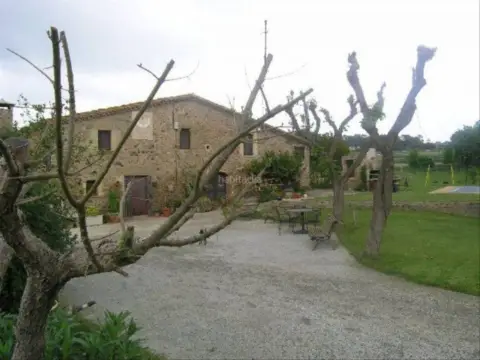 Casa rústica en La Pera