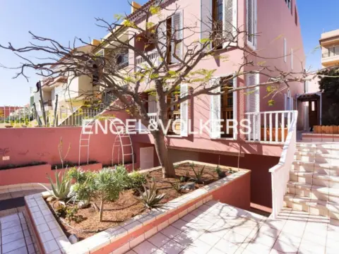 Casa adosada en La Salud-El Perú-Cruz del Señor-Buenavista