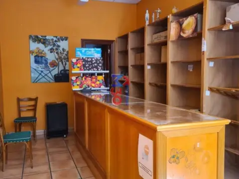 Local comercial en Plaza Vega-San Pedro de Cardeña