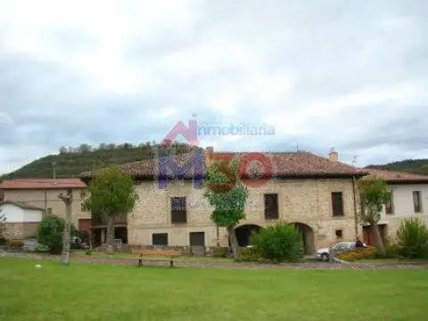 Casa adosada en Ribera Baja - Erriberabeitia