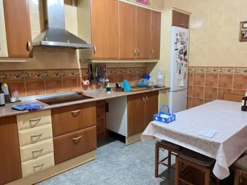 Chalet en Herencia