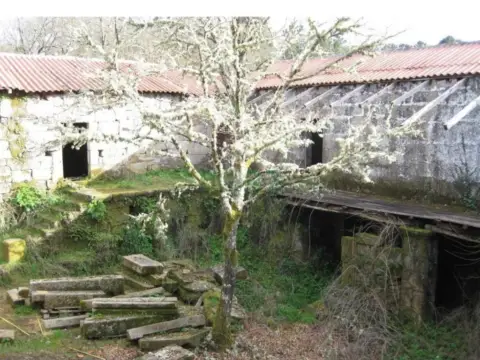Casa rústica en Amoeiro