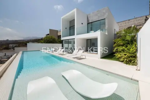 Casa en Santa Clara-Las Delicias-Mayorazgo