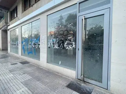 Local comercial en Paseo de la Cuba