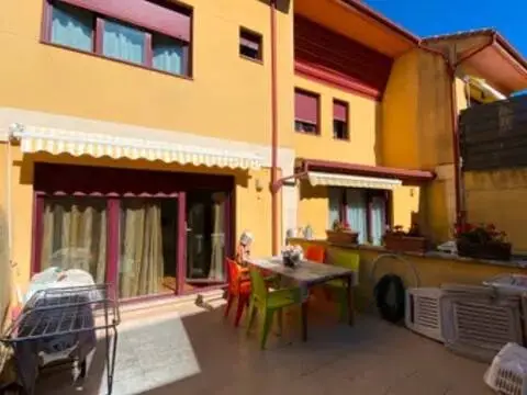 Casa adosada en Burgos Capital