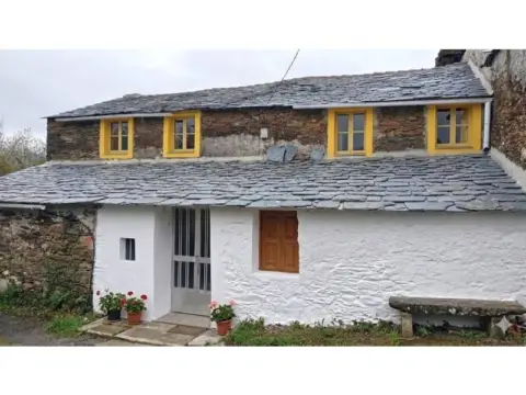 Casa rústica en Ortigueira