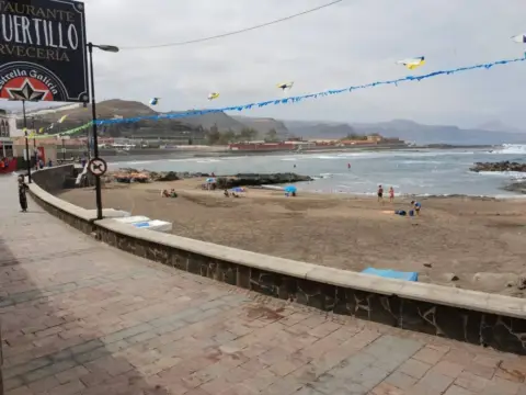 Local comercial en Paseo Miramar, 11