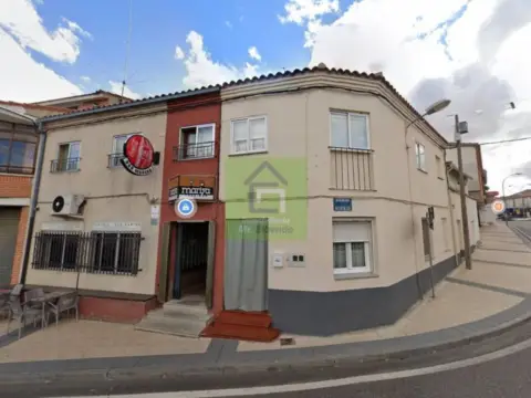 Casa adosada en Coreses
