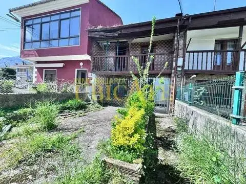 Casa adosada en Los Corrales de Buelna