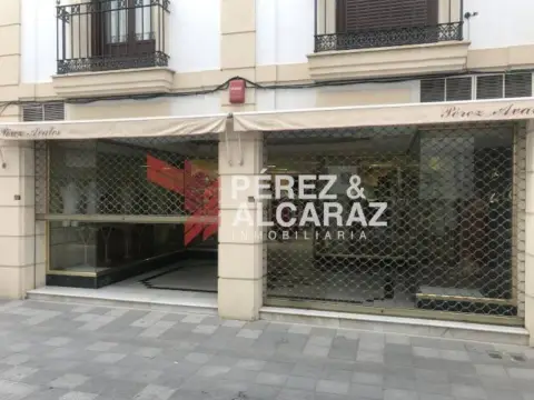 Local comercial en calle de la Feria