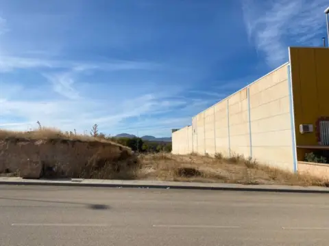 Terreno en calle de Austria