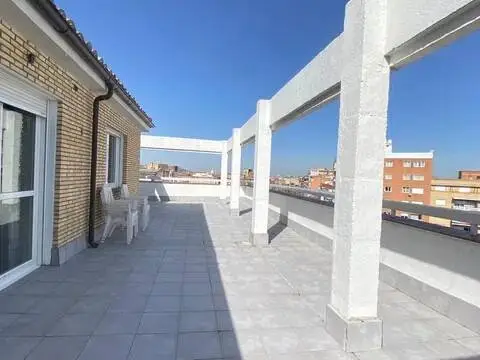 Ático en Campo de la Juventud-Santiago