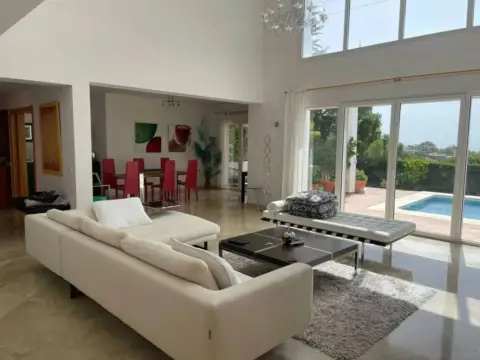 Chalet en Altos de Estepona