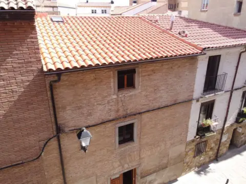 Casa en calle de las Dominicas