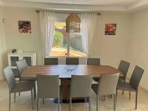 Casa en Avenida de los Alisos