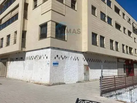 Local comercial en Avenida de las Angustias