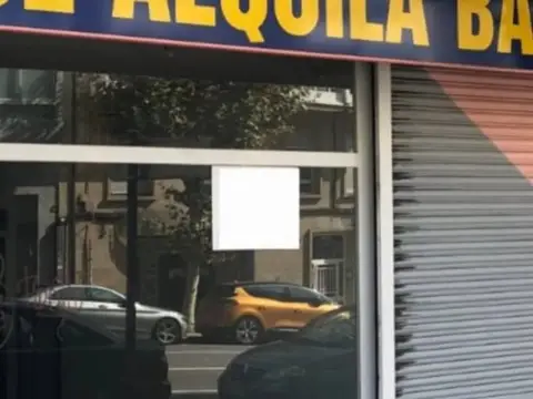 Local comercial en calle Coruña