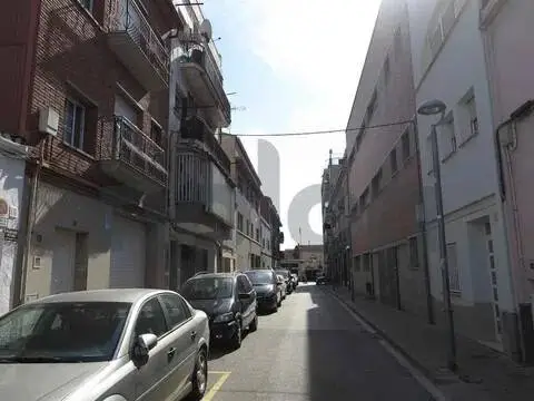 Local comercial en Canovelles