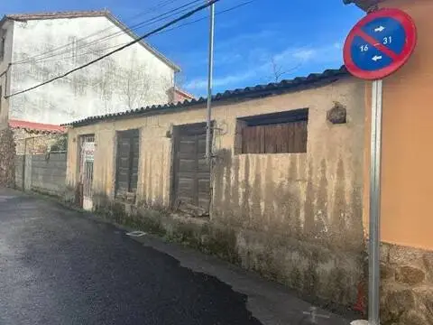 Casa adosada en calle Guindal