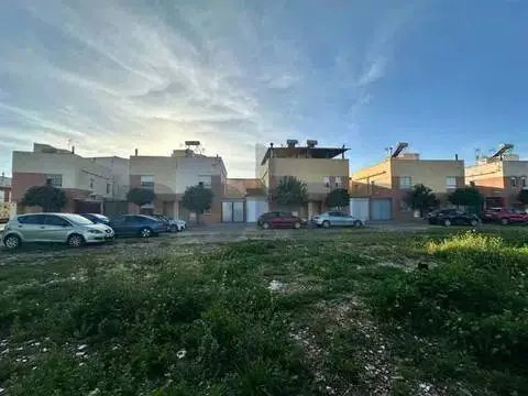 Casa adosada en Rociana del Condado