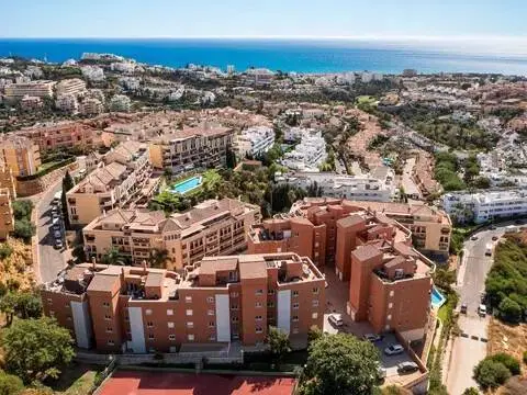 Ático en Urbanización Calahonda-Golf-Riviera del Sol-Miraflores