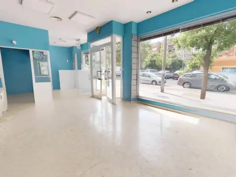 Local comercial en Vista Alegre-Parque Cruz Conde