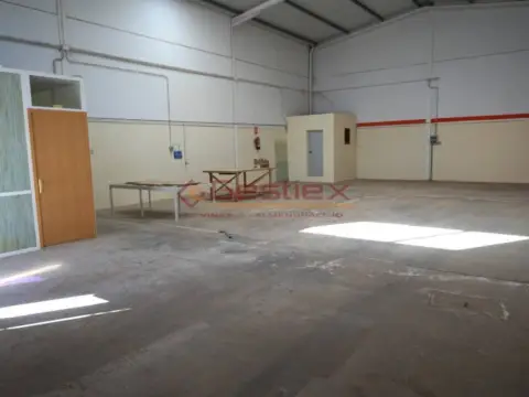 Nave industrial en Almendralejo