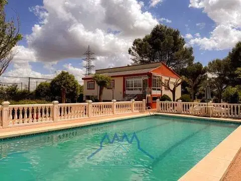 Chalet en Poblete
