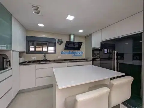 Chalet en La Buhaira-San Bernardo
