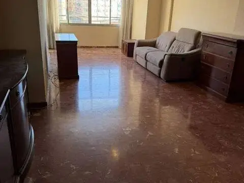 Piso en La Aurora-La Alameda