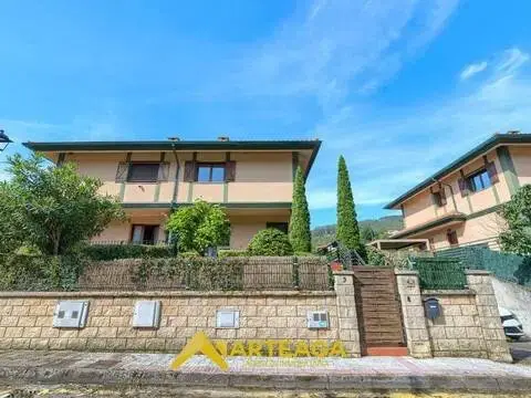 Casa adosada en Otañes-Baltezana-Ontón