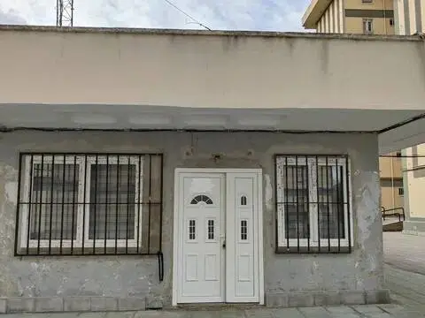 Local comercial en Avenida de Cantabria
