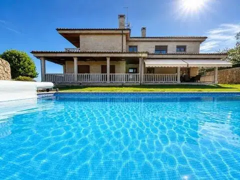 Chalet en San Cibrao Das Viñas (Capital)