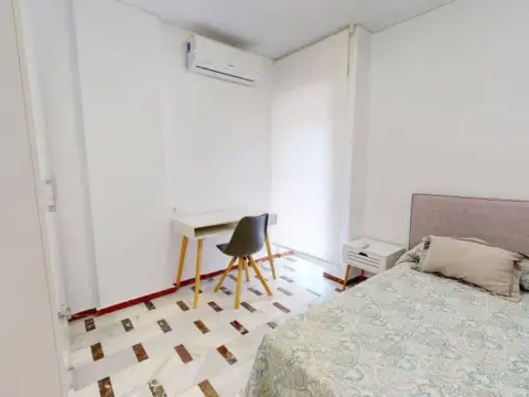 Piso en Ciudad Jardín-Zoco