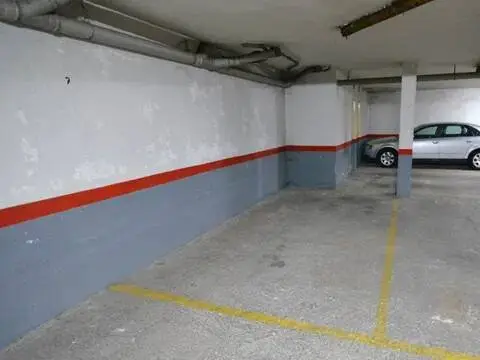 Garaje en calle de la Azucena