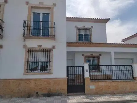Casa adosada en La Villa de Don Fadrique