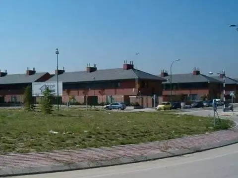 Casa adosada en calle de Grazia Deledda