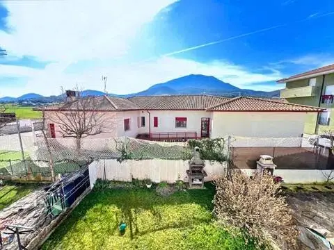 Casa adosada en calle Río Aragón