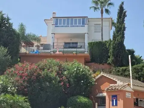 Chalet en calle Cl Alcaudon Real J. Aguila, 3