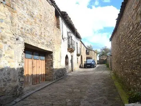 Casa rústica en calle Jaca
