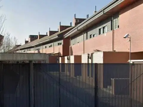 Casa adosada en calle de Grazia Deledda