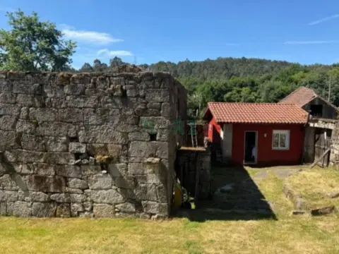 Casa en Barral (Leiro)
