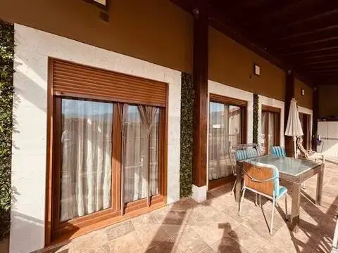 Chalet en calle Camino La Plana, 2