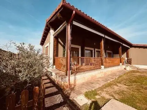 Chalet en calle Camino La Plana, 2