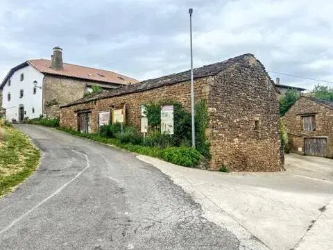 Casa rústica en calle Carretera