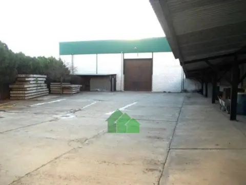 Nave industrial en Puebla de la Calzada