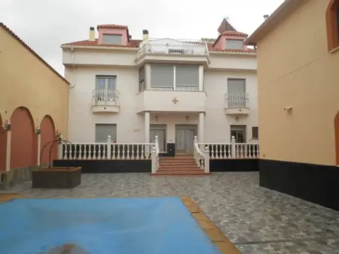 Chalet en Alcázar de San Juan