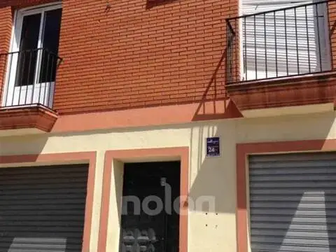 Casa adosada en calle de Cornalvo